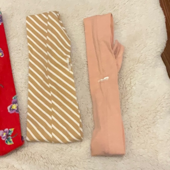 Set of four fabric athletic and spa headbands - Picture 4 of 4